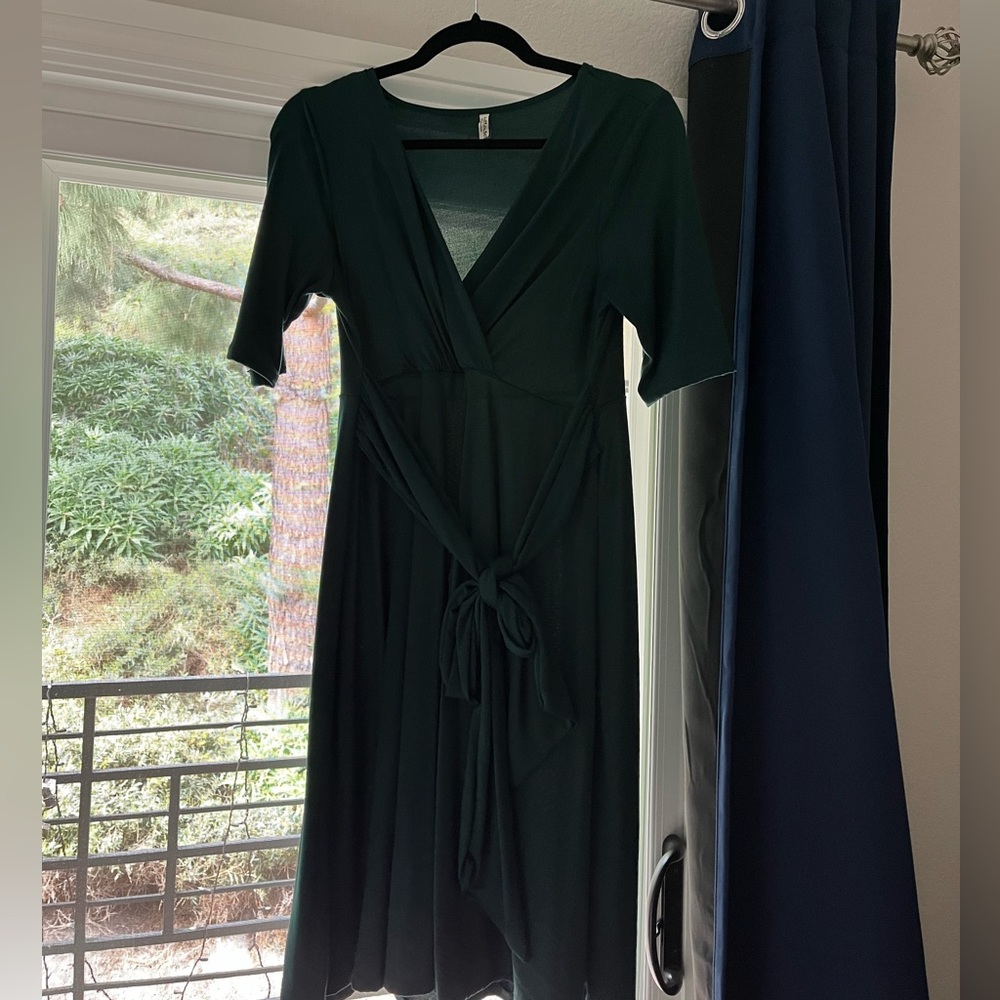 Green maternity dress, size M